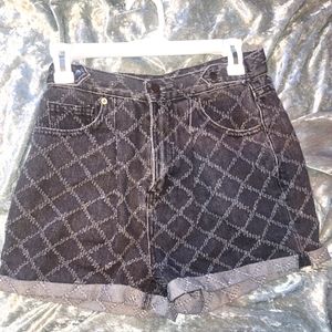 NWT Fashion Nova Love Letter cuffed black Denim shorts Size: 7